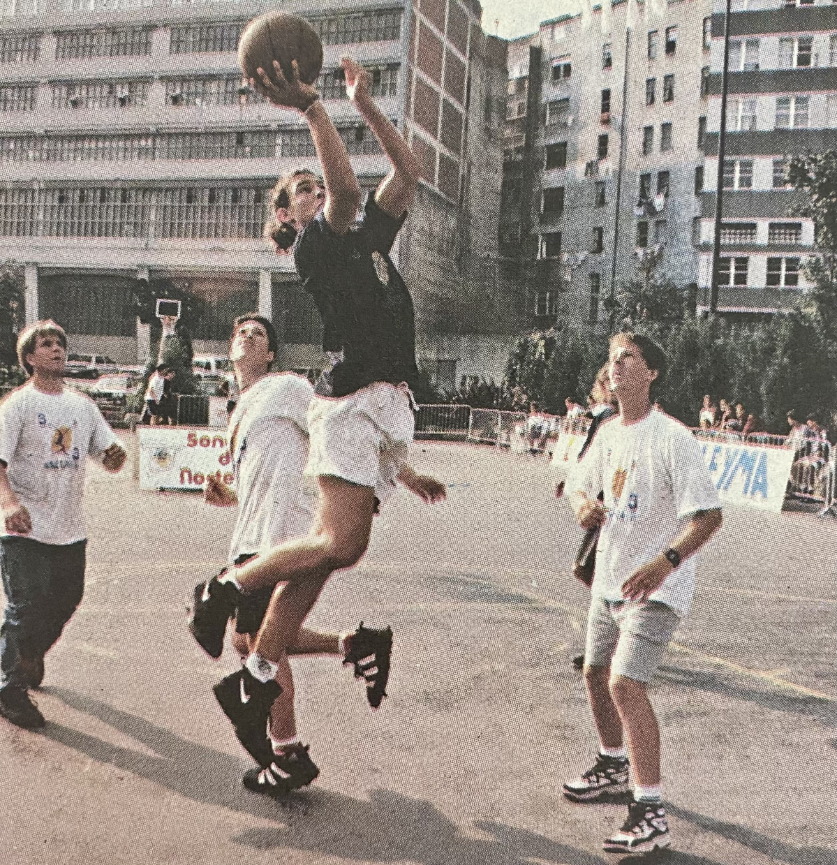 Torneo de baloncesto 3x3 en el Parque Europa