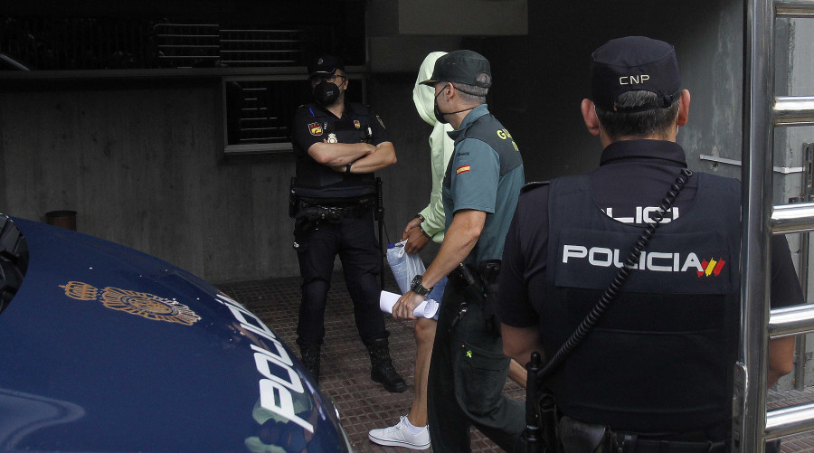 Trasladados a dos prisiones de Lugo tres de los seis detenidos por el crimen de Samuel Luiz