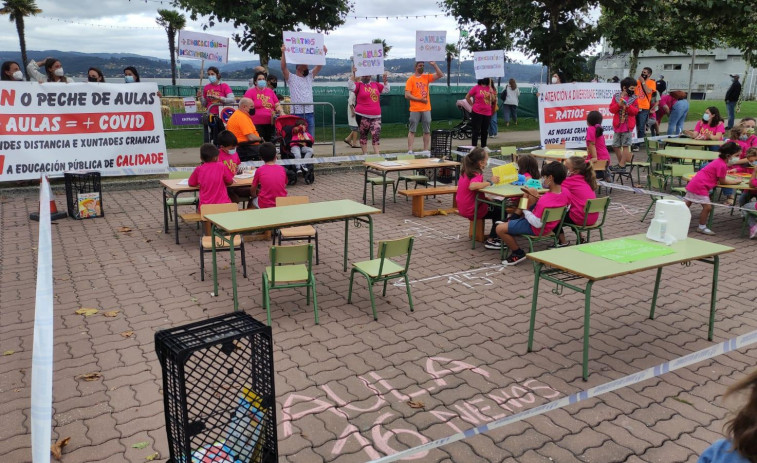 Familias del CEIP Barrié protestan por el cierre de aulas