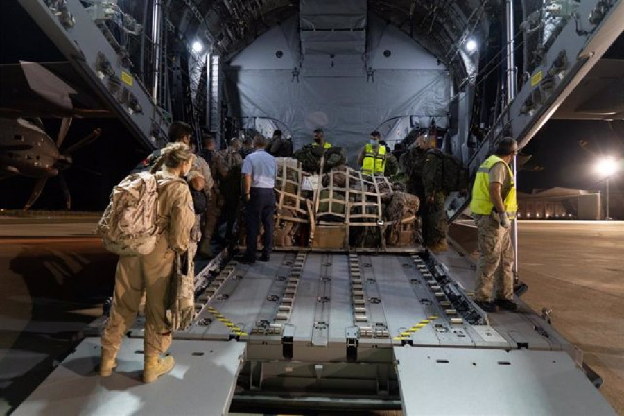 Sale el segundo avión para evacuar a españoles y traductores de Afganistán y el primero, que partió anoche llega a Dubai