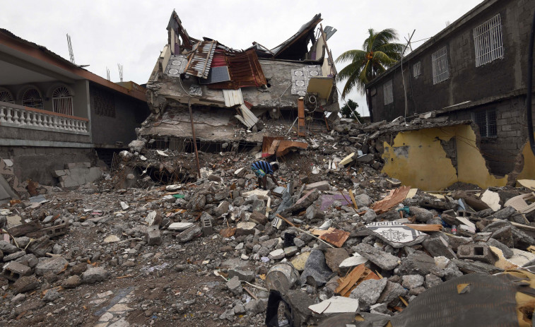 Una treintena de presos aprovecha el pánico durante el terremoto para huir de una cárcel en el sur de Haití