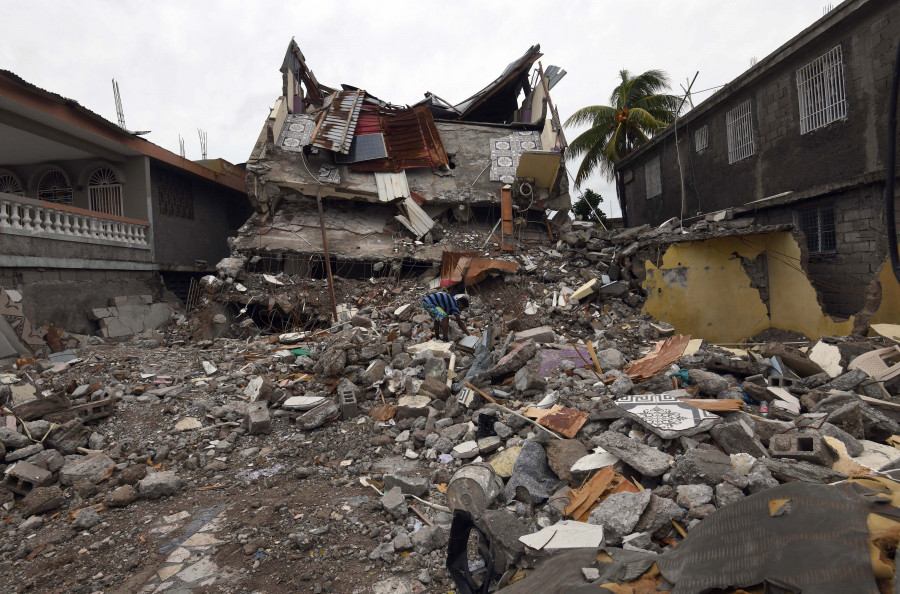 Una treintena de presos aprovecha el pánico durante el terremoto para huir de una cárcel en el sur de Haití