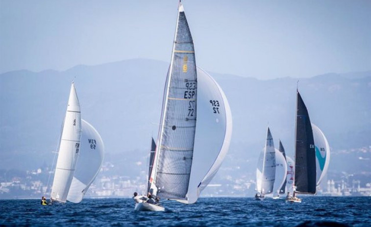Sanxenxo calienta motores para convertirse en la capital europea de la vela