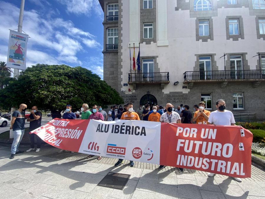 Nueva protesta para pedir la reactivación de la planta de Alu Ibérica