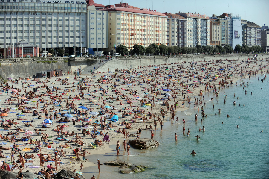 A Coruña vive su jornada más calurosa del verano sin llegar siquiera a los 28 grados