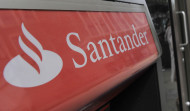 Revientan una oficina del Santander en Oza dos Ríos introduciendo gas por el cajero