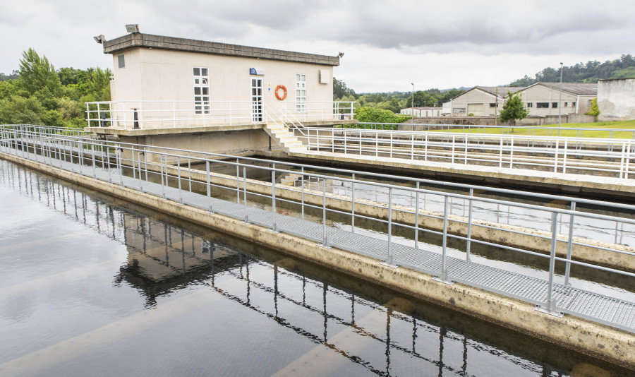 El consumo de agua por habitante en A Coruña cayó cerca de un 23% en los últimos quince años