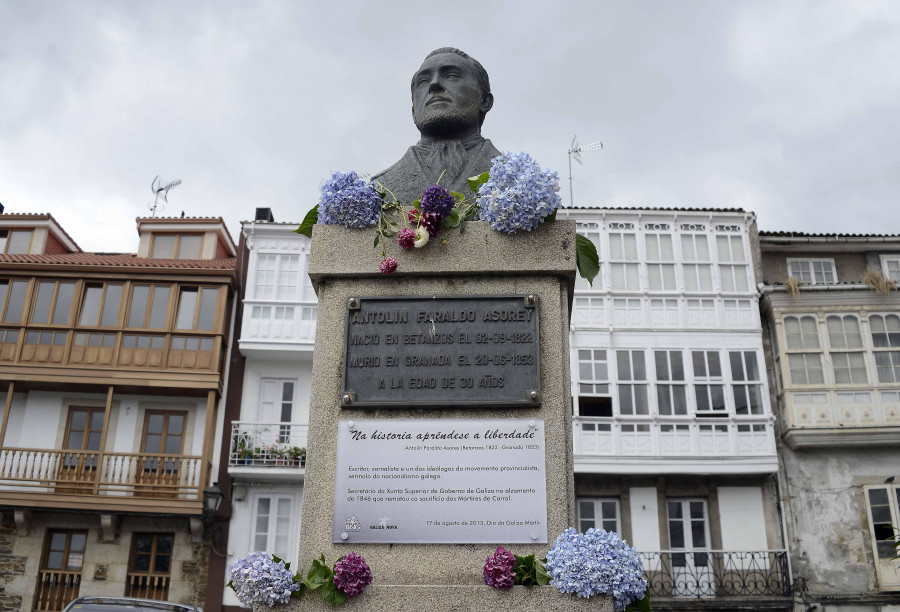 El BNG reivindica la utilidad del nacionalismo en el homenaje a Antolín Faraldo en Betanzos