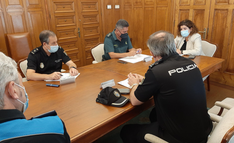 La Subdelegación evalúa con los mandos policiales la seguridad ciudadana este verano