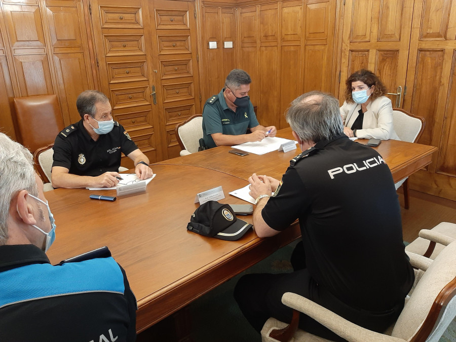 La Subdelegación evalúa con los mandos policiales la seguridad ciudadana este verano