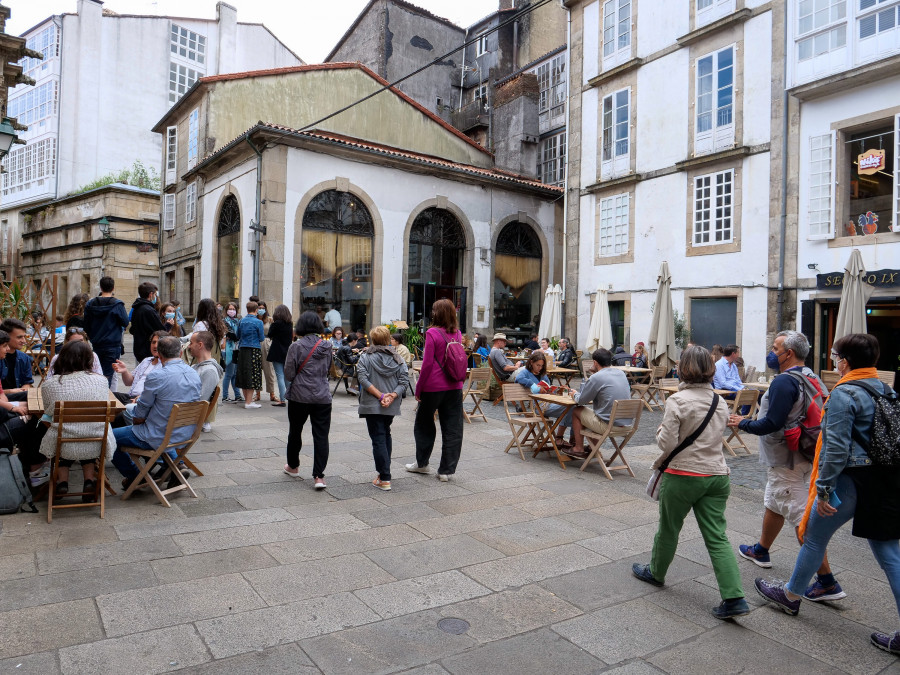 Bajan casos activos, nuevos contagios y presión asistencial en Galicia