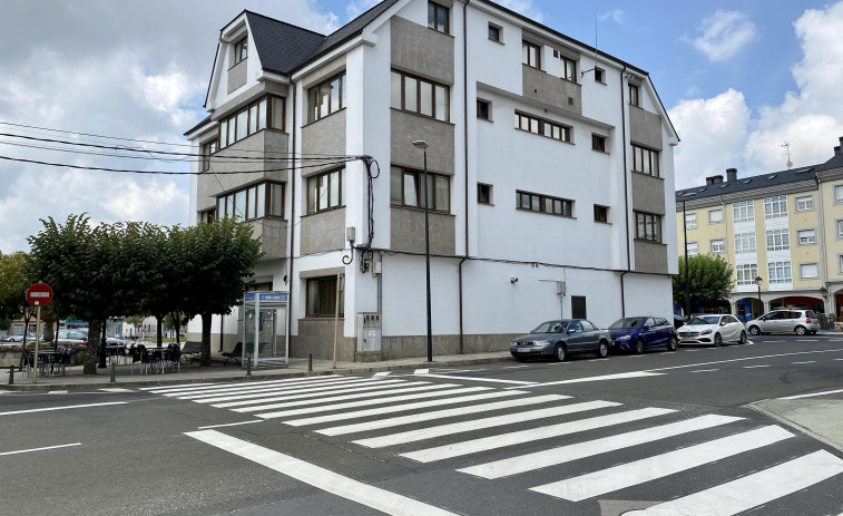 Comienzan los trabajos para el pintado de la señalización horizontal en las localidades de Curtis y de Teixeiro