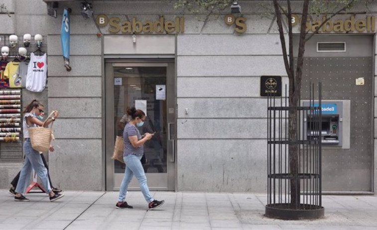 El ERE de Sabadell elevará el ajuste de empleo en la gran banca a 17.000 puestos de trabajo en el último año
