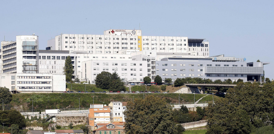 Trasladada por inhalación de humo una mujer debido a un incendio en un camping en Bergondo
