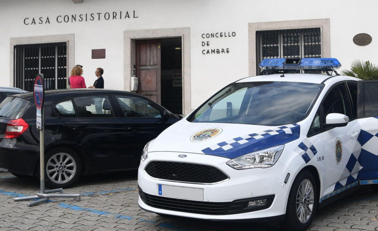 Disuelven un botellón con medio centenar de personas en Cambre