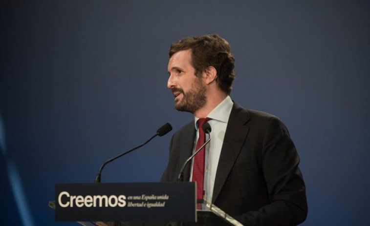 Casado plantea a Sánchez una reunión 