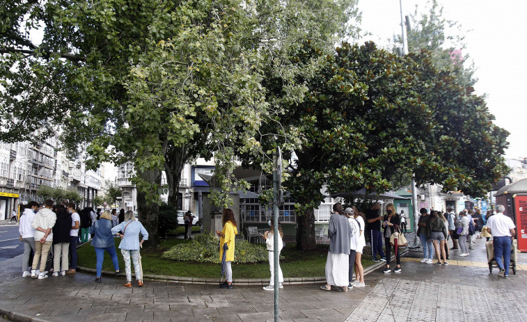 Las ganas de conciertos devuelven las colas a la plaza de Ourense