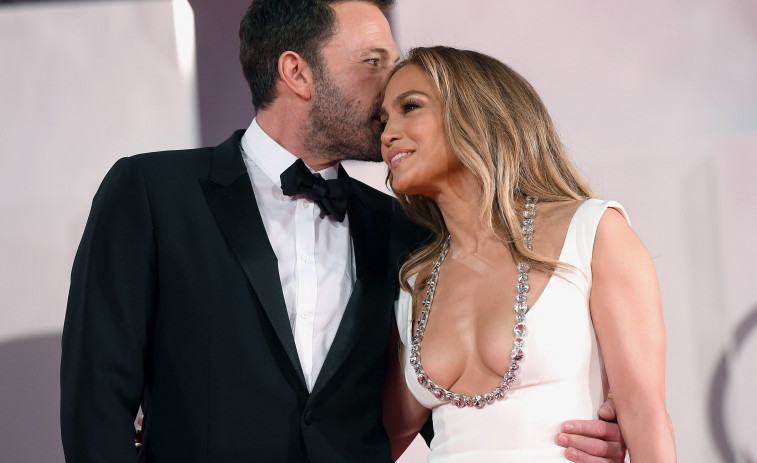 Jennifer Lopez anuncia su compromiso con Ben Affleck