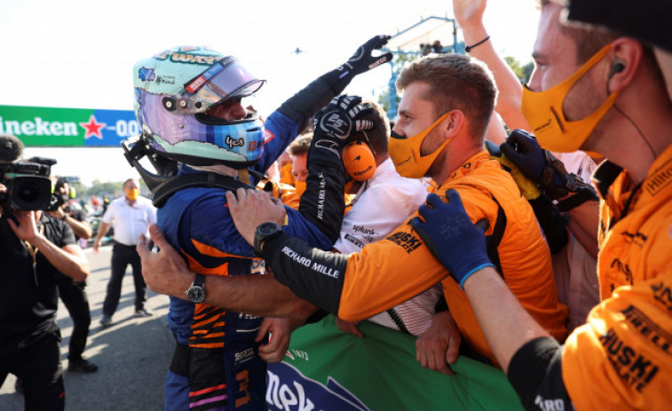 Ricciardo reina en el Gran Premio de Italia mientras arde el mundial