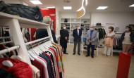 Cáritas inaugura la nueva tienda Arroupa en la calle Barcelona
