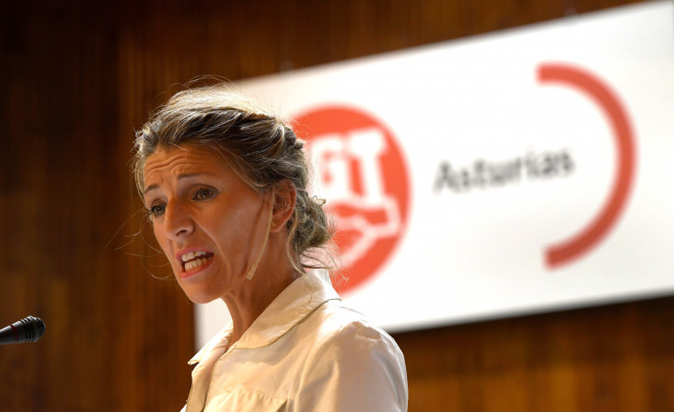 El Gobierno ultima con los sindicatos un acuerdo para subir 15 euros el SMI este año