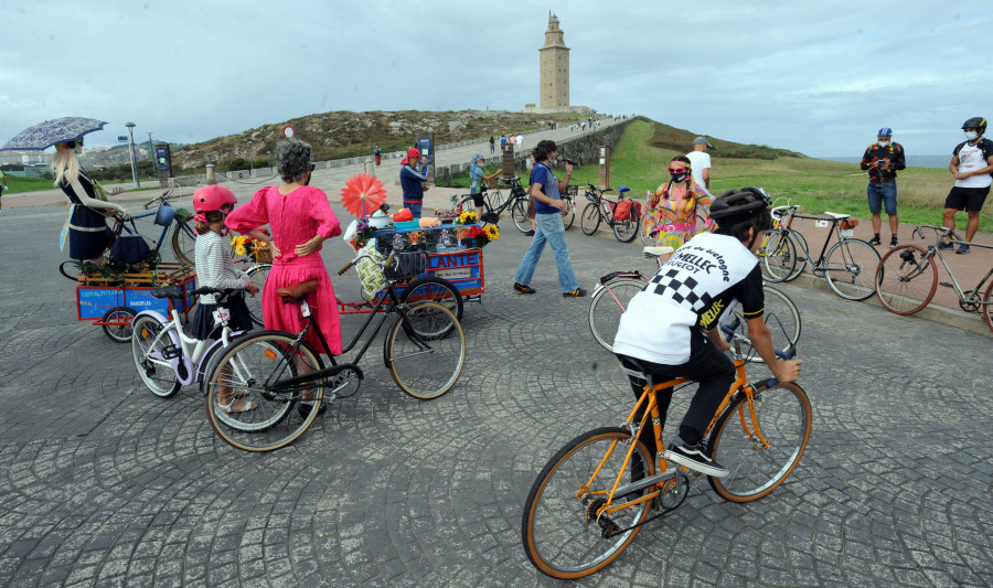 El Día de la Bicicleta permitirá recorrer 12 kilómetros del Paseo Marítimo de A Coruña el 22 de junio