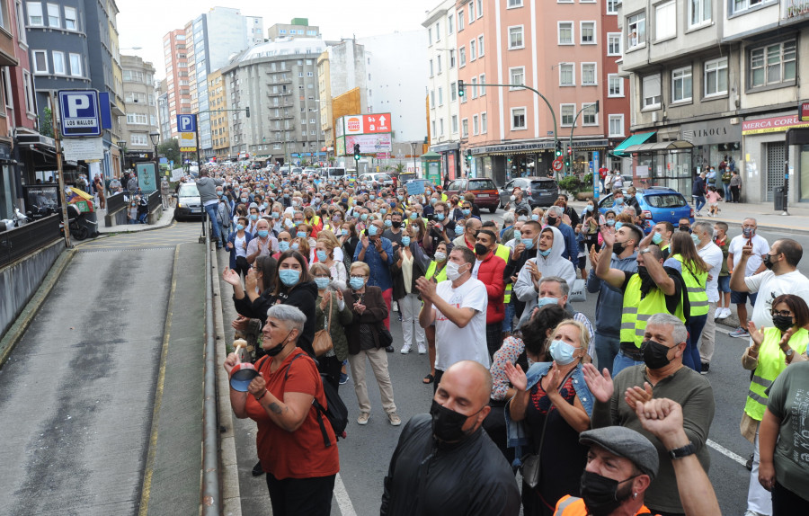 Más de 500 personas claman contra la okupación y el tráfico de drogas en Os Mallos