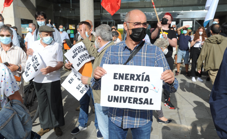 “La energía es un derecho fundamental”, claman centenares de personas por el alza de la luz