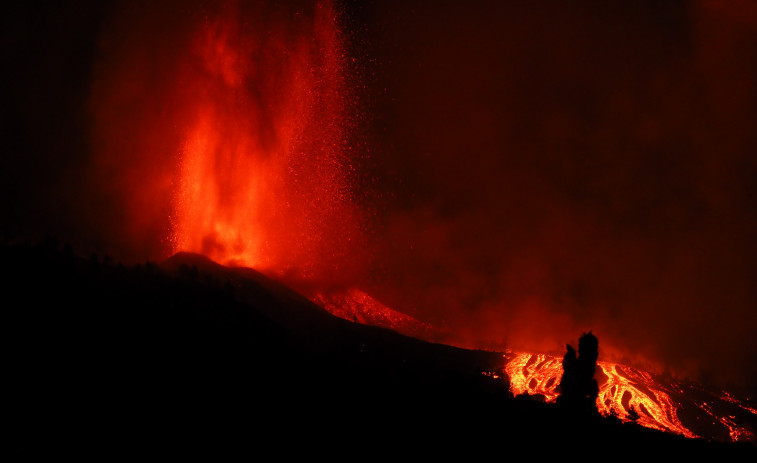 Prevén explosiones y emisión de gases nocivos cuando la lava llegue al mar