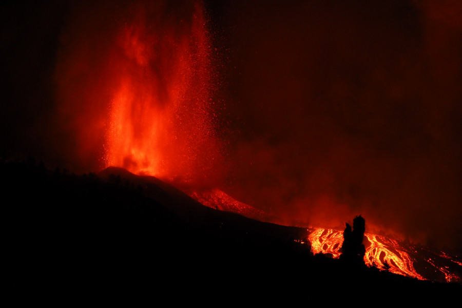 Prevén explosiones y emisión de gases nocivos cuando la lava llegue al mar