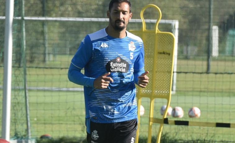 Borges vive su último entrenamiento en Abegondo, tras caer en el ERE del Depor