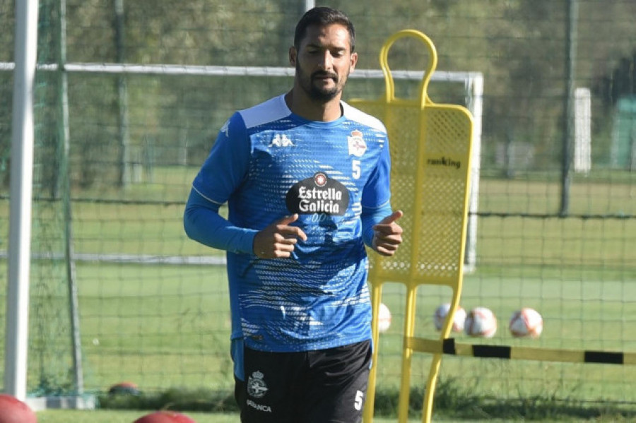 Borges vive su último entrenamiento en Abegondo, tras caer en el ERE del Depor