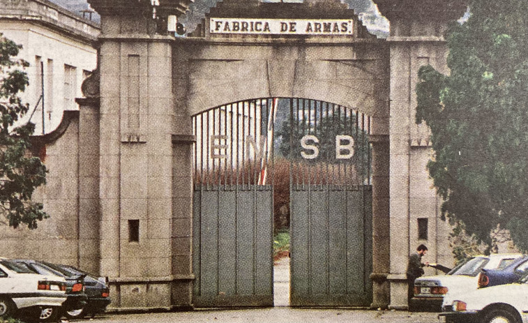 La UDC contrata a una empresa para retirar los residuos contaminantes de la Fábrica de Armas