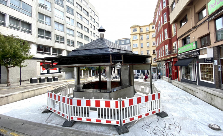La plaza del Humor se prepara para perder el quiosco que albergaba su conocida churrería