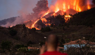 Evacúan los barrios de Tajuya y Tacande por el aumento de la explosividad del volcán de La Palma