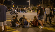 Un botellón con 40.000 personas en la plaza España de Barcelona se salda con 43 heridos