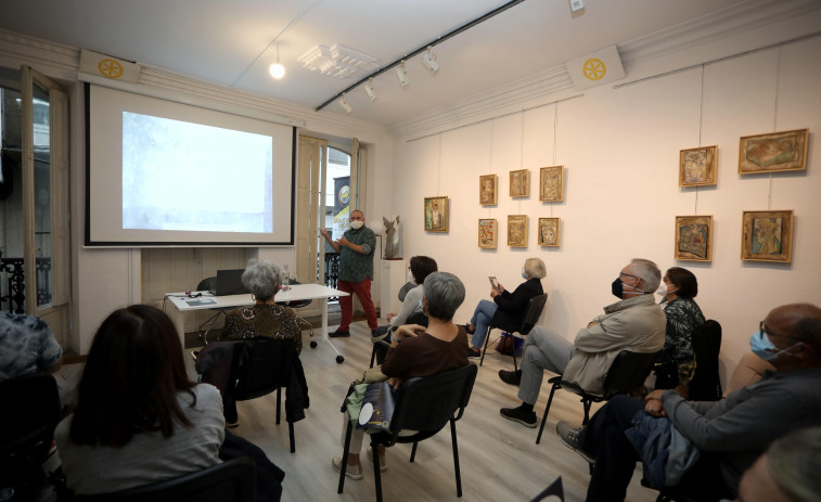 La asociación Alexandre Bóveda acogió una conferencia sobre contaminación lumínica