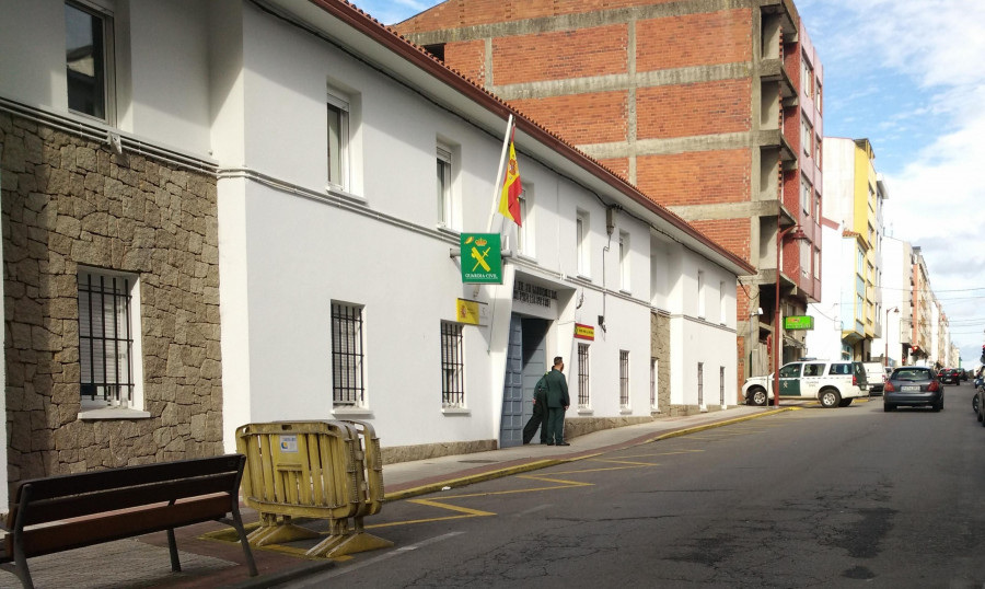 Detenidos tres varones tras ser interceptados en un coche sustraído y huir de la Guardia Civil en Carballo