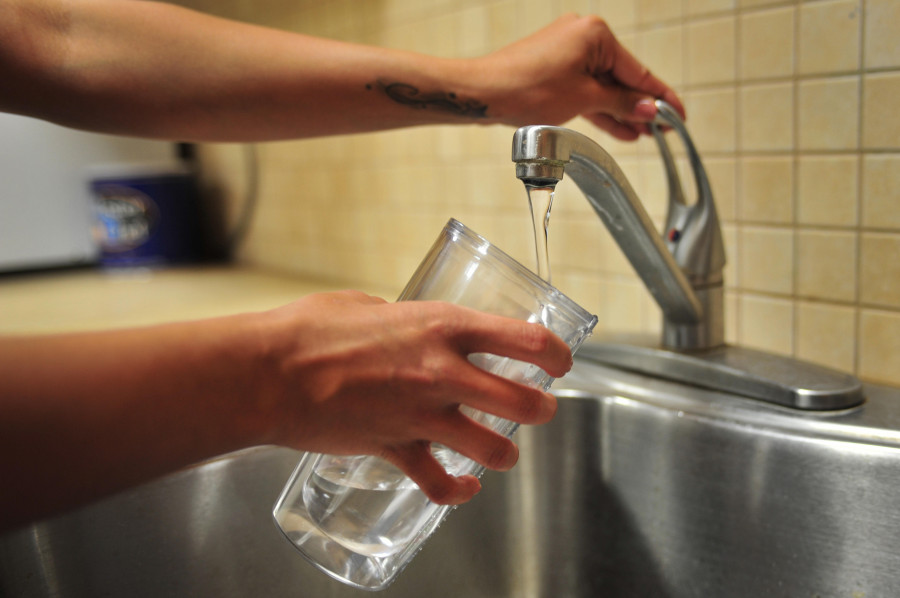 El Ayuntamiento de Muxía pide que "se evite" consumir agua de la traída tras más de 40 casos de posible gastroenteritis