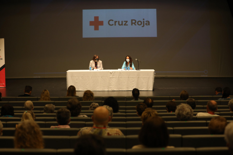 Cruz Roja y Ayuntamiento celebran “Cen anos sen soidade”