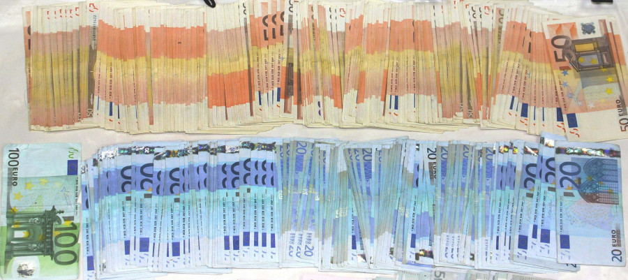 Detenido un carballés al que interceptaron más de 100 gramos de hachís y 10.693 euros en efectivo