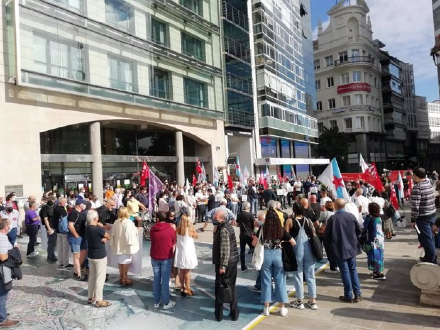Cientos de personas se movilizan en 24 municipios gallegos contra "la estafa de la luz"