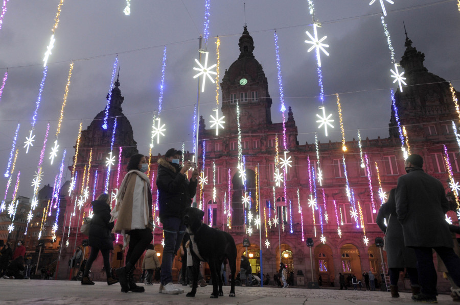 Los comerciantes piden reunirse con el Ayuntamiento para decidir la colocación de las luces de Navidad