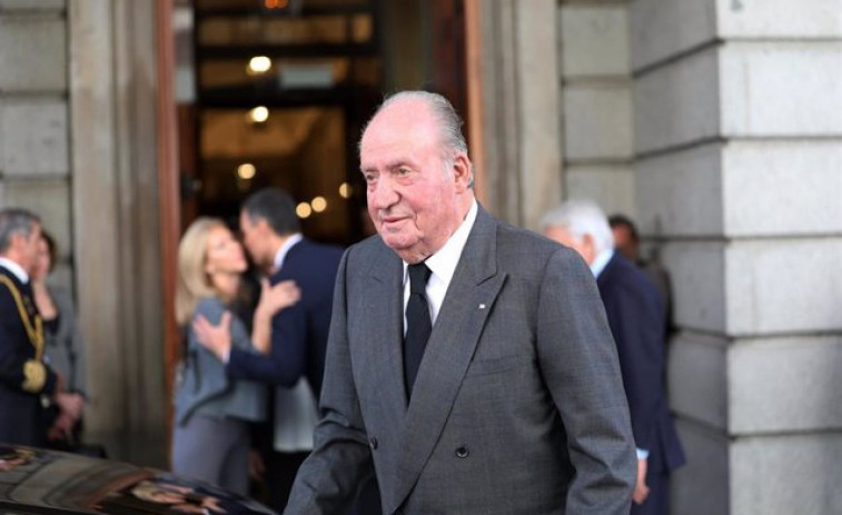 El Rey emérito siente que algunos amigos le han dado la espalda, según el libro 