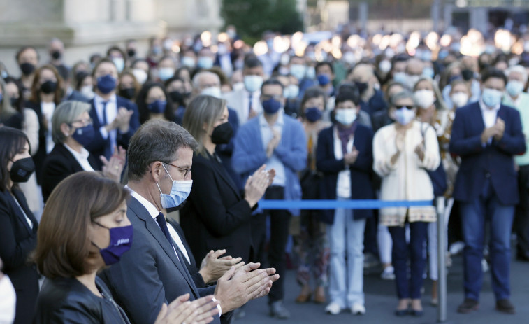 La Xunta guarda un emocionado silencio en memoria del conselleiro fallecido