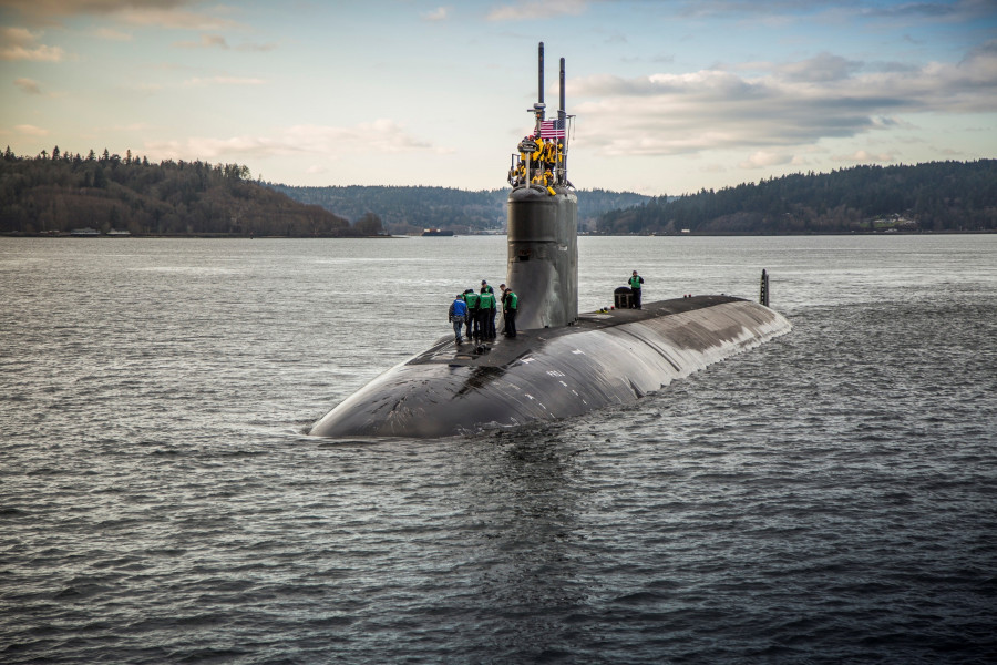 Once marineros heridos en un incidente en un submarino nuclear en Estados Unidos