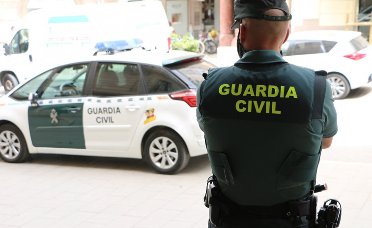 Aparece en una playa de Muros el cuerpo de una mujer, en una zona en la que se buscaba a una joven hace dos días