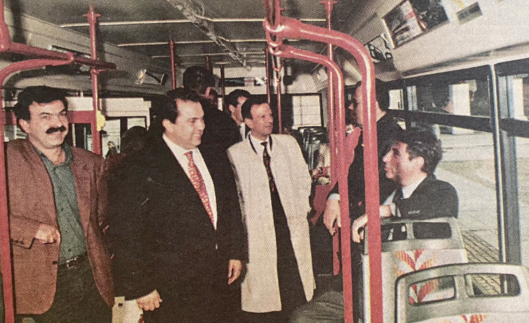 Hace 25 años: Vázquez exige ayudas para Bens y ocho buses nuevos en María Pita