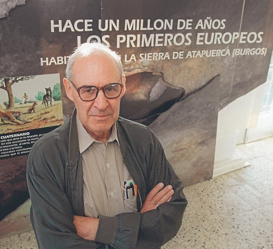 Muere a los 96 años el gallego Emiliano Aguirre, padre de las excavaciones en Atapuerca