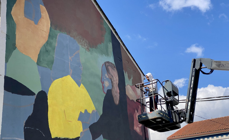 O Concello de Curtis homenaxea á pintora María Antonia Danscun mural onde se recolle unha das súas obras